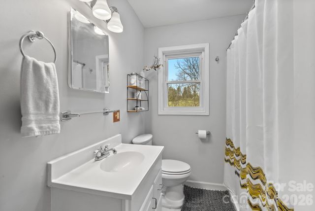 103 Bidwell Street, Franklin, NC 28734