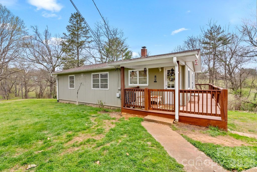 103 Bidwell Street, Franklin, NC 28734