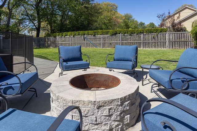 10 Split Creek Court, Cranston, RI 02921