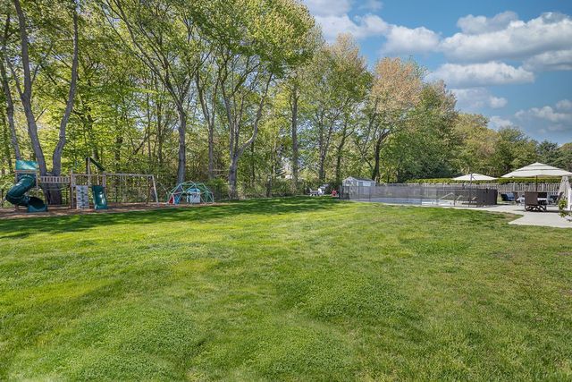 10 Split Creek Court, Cranston, RI 02921