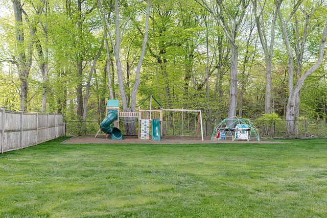10 Split Creek Court, Cranston, RI 02921