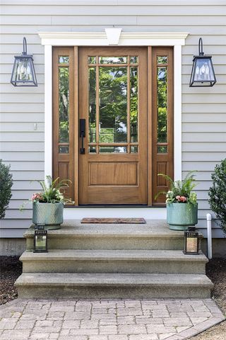 10 Split Creek Court, Cranston, RI 02921
