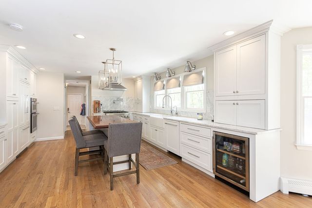 10 Split Creek Court, Cranston, RI 02921