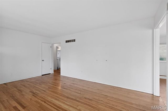 10425 Gardo Court, St Louis, MO 63137