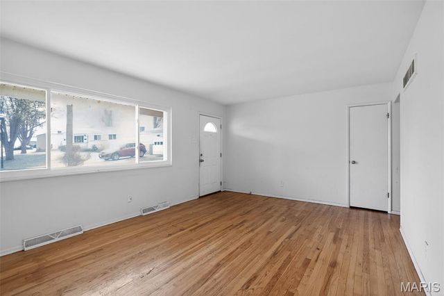 10425 Gardo Court, St Louis, MO 63137