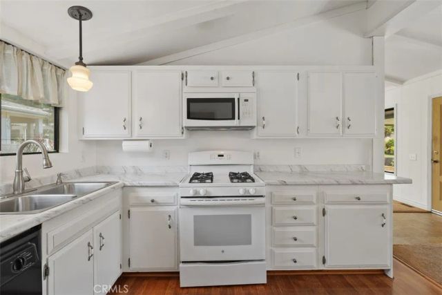 38240 Camino Cinife, Murrieta, CA 92563