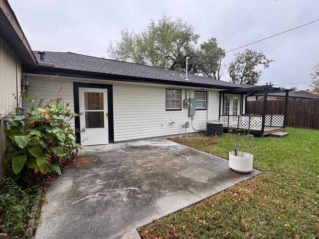 1318 Sulphur Street, Houston, TX 77034