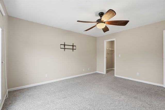 3801 Lexington Drive NE D, Cedar Rapids, IA 52404