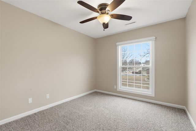 3801 Lexington Drive NE D, Cedar Rapids, IA 52404