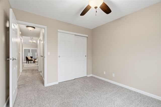 3801 Lexington Drive NE D, Cedar Rapids, IA 52404