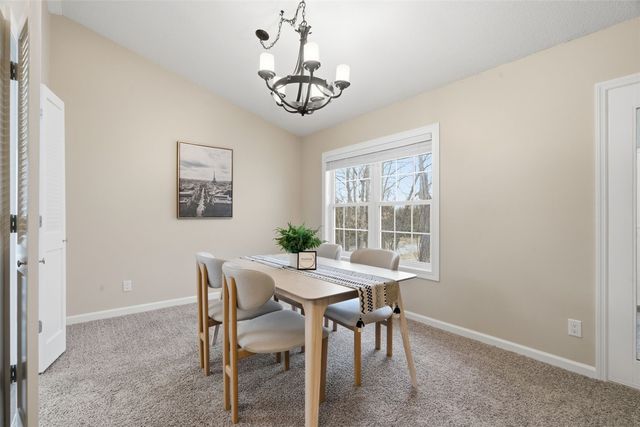 3801 Lexington Drive NE D, Cedar Rapids, IA 52404