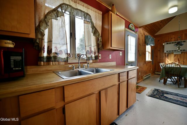 103 Wendell Avenue, Broadalbin, NY 12025