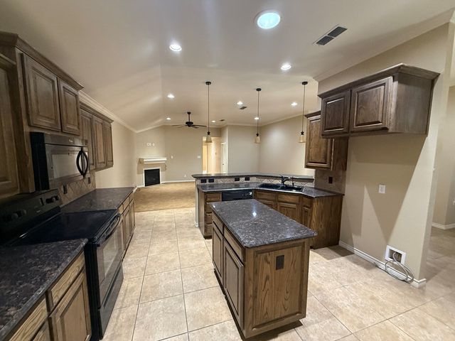 28 Vista Crest Court, Odessa, TX 79762