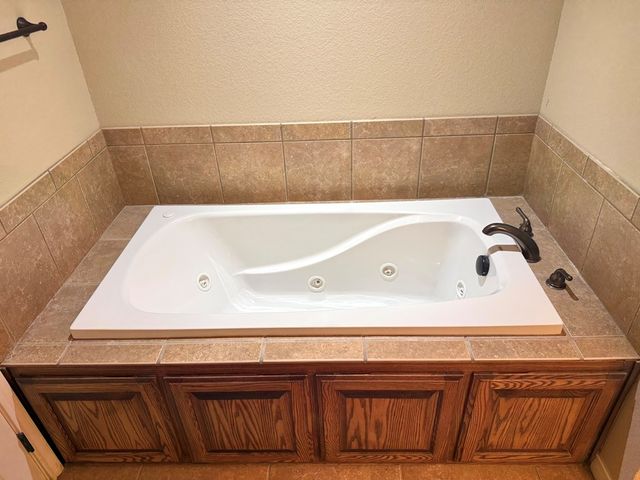 28 Vista Crest Court, Odessa, TX 79762