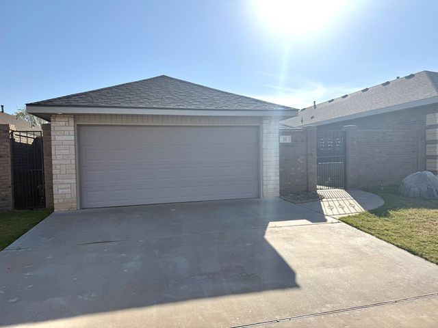28 Vista Crest Court, Odessa, TX 79762