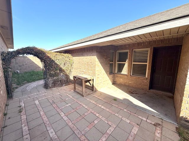 28 Vista Crest Court, Odessa, TX 79762