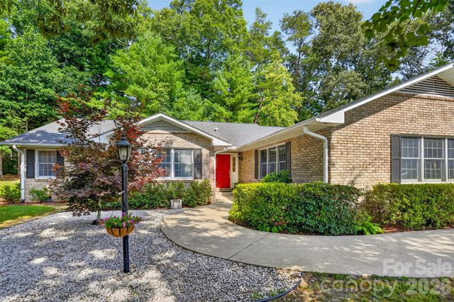227 Sean Way, Hendersonville, NC 28792