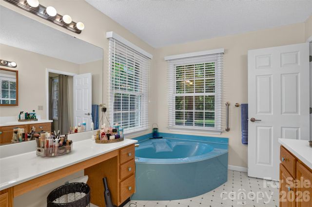 227 Sean Way, Hendersonville, NC 28792