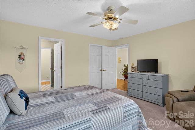 227 Sean Way, Hendersonville, NC 28792