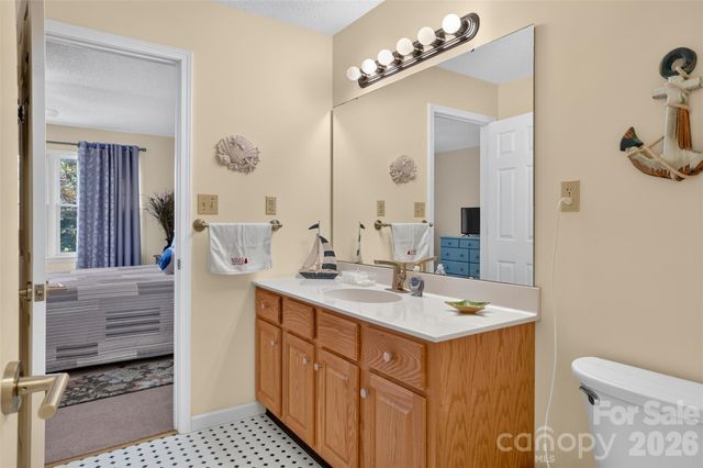 227 Sean Way, Hendersonville, NC 28792