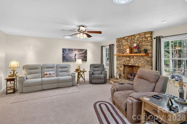 227 Sean Way, Hendersonville, NC 28792