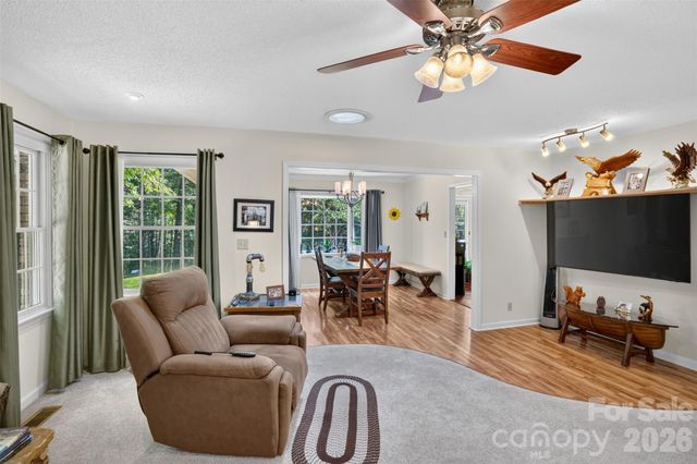 227 Sean Way, Hendersonville, NC 28792