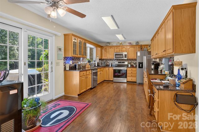227 Sean Way, Hendersonville, NC 28792
