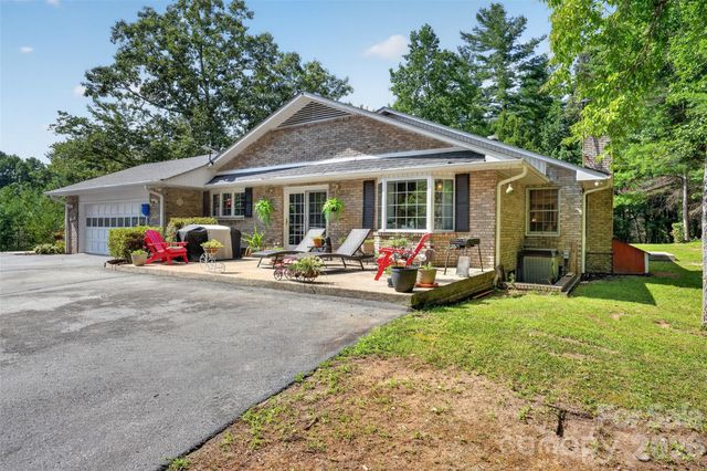 227 Sean Way, Hendersonville, NC 28792