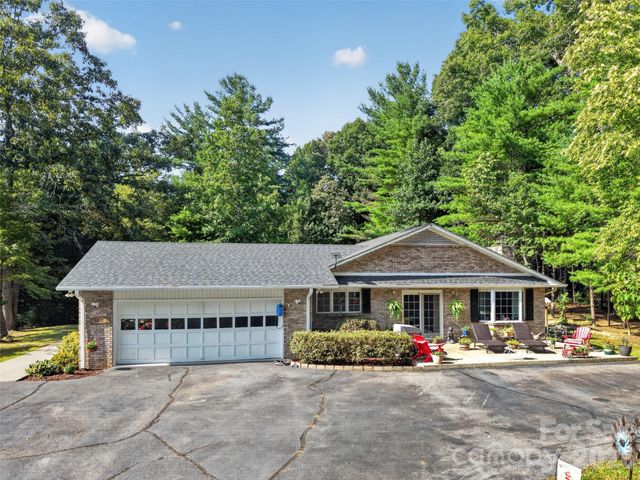 227 Sean Way, Hendersonville, NC 28792
