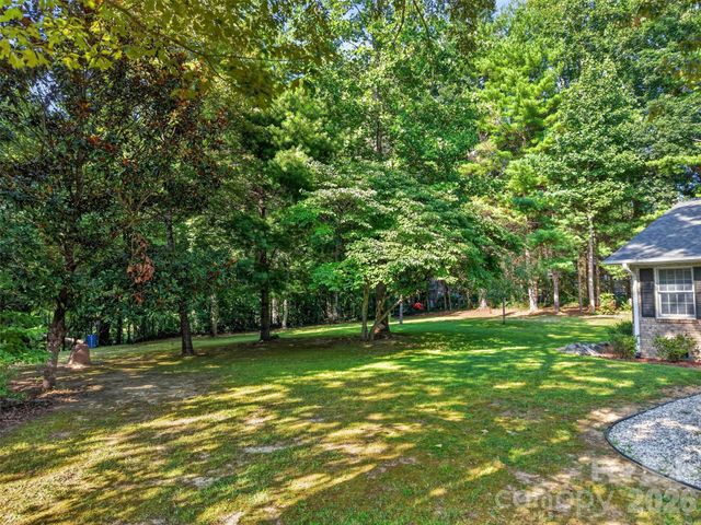 227 Sean Way, Hendersonville, NC 28792