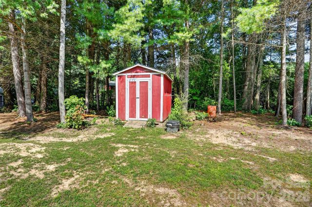 227 Sean Way, Hendersonville, NC 28792