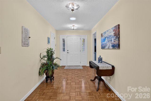227 Sean Way, Hendersonville, NC 28792