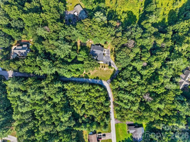 227 Sean Way, Hendersonville, NC 28792