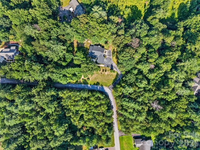 227 Sean Way, Hendersonville, NC 28792