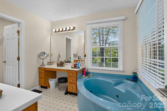 227 Sean Way, Hendersonville, NC 28792