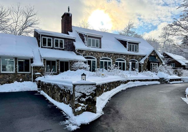 51 Depot Road, Hampton Falls, NH 03844