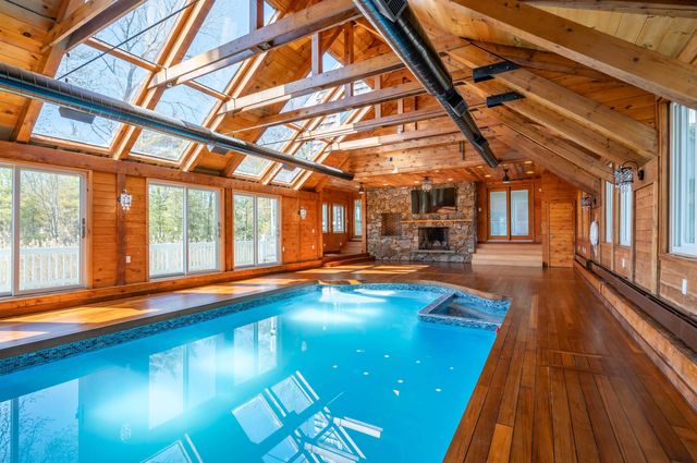 51 Depot Road, Hampton Falls, NH 03844