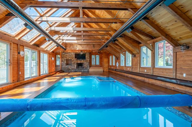 51 Depot Road, Hampton Falls, NH 03844