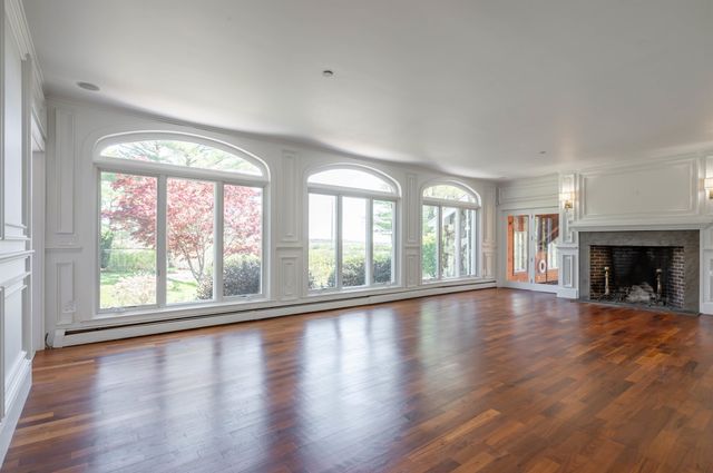 51 Depot Road, Hampton Falls, NH 03844