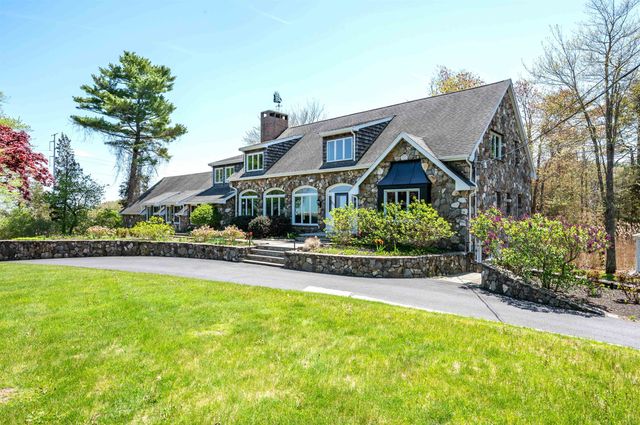 51 Depot Road, Hampton Falls, NH 03844