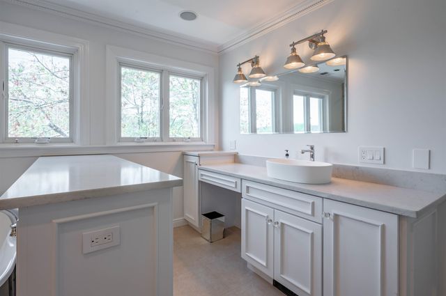 51 Depot Road, Hampton Falls, NH 03844