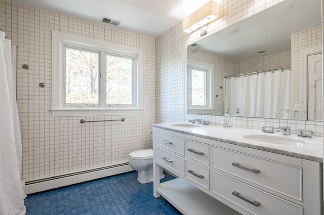 51 Depot Road, Hampton Falls, NH 03844