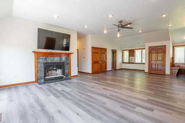 51 Depot Road, Hampton Falls, NH 03844