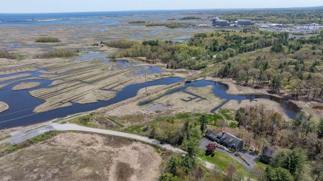 51 Depot Road, Hampton Falls, NH 03844