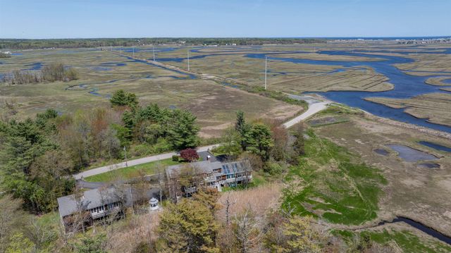 51 Depot Road, Hampton Falls, NH 03844