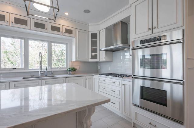 51 Depot Road, Hampton Falls, NH 03844