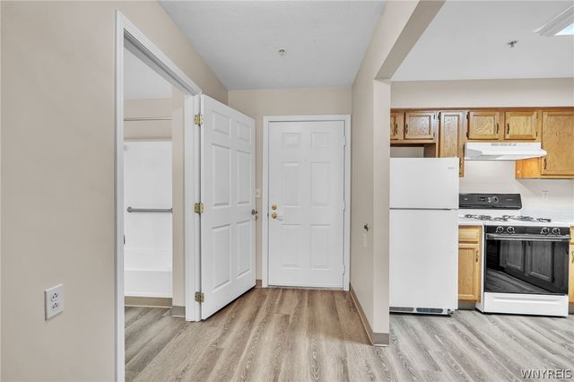 2250 N French Road, Amherst, NY 14068