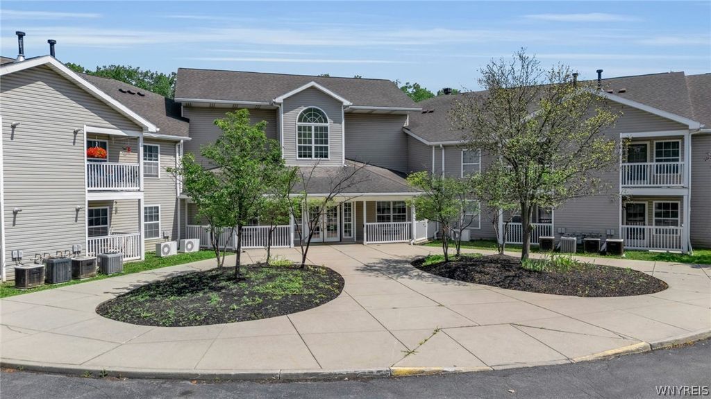 2250 N French Road, Amherst, NY 14068