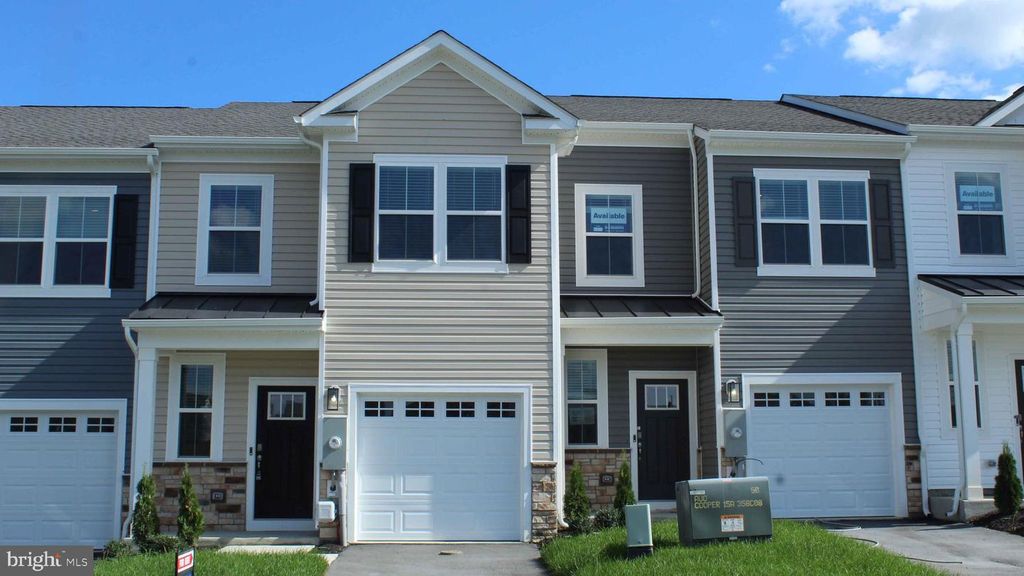 106 POMO LN, Winchester, VA 22602