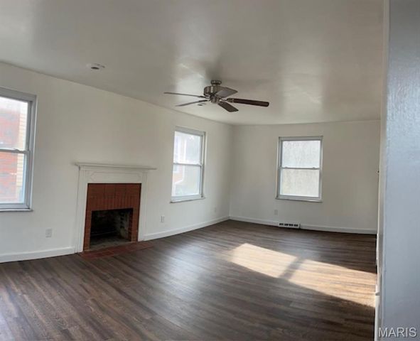 369 Hand Drive, Godfrey, IL 62035